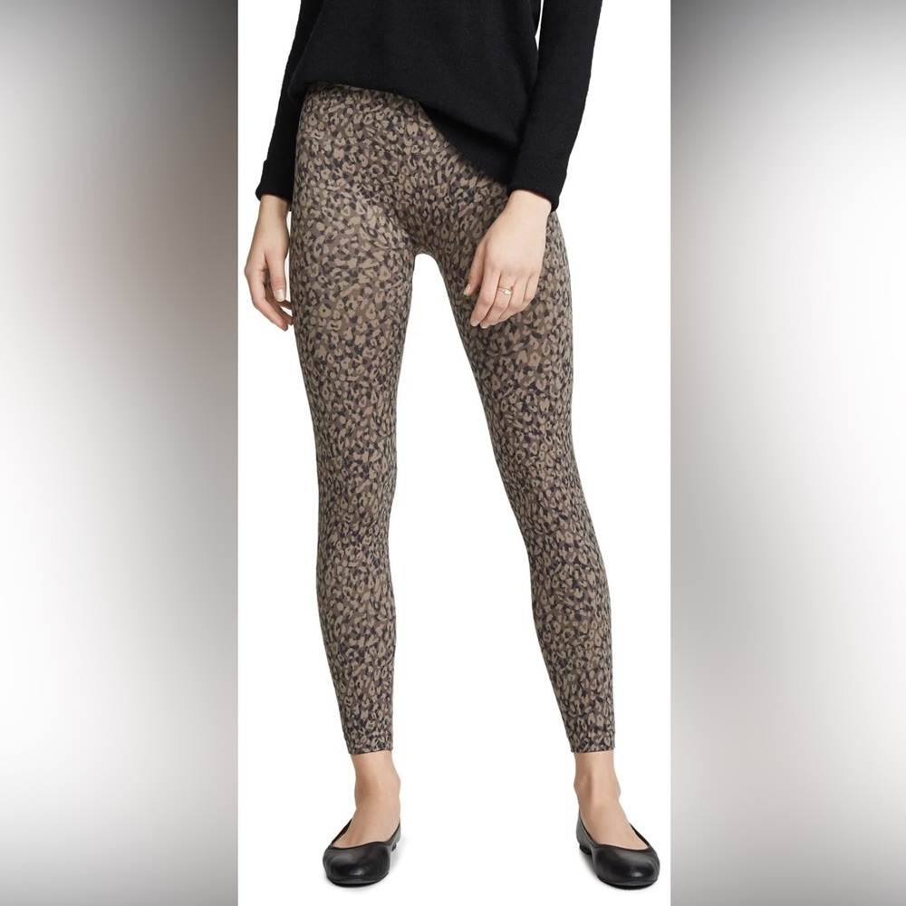 •SPANX•BLACK & MOCHA LOOK AT ME NOW  LEOPARD PRINT SEAMLESS LEGGINGS SIZE MEDIUM